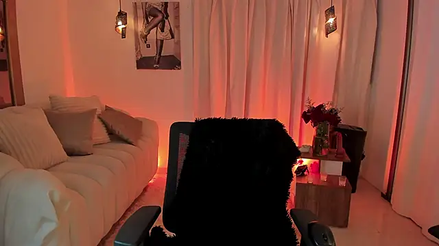 Snapshot of IsabellaLux_ chatting on 06/12/26, 04:50 IsabellaLux online show from 06/12/26, 04:50