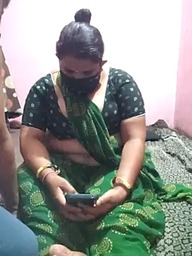 Snapshot of gujjuhotcouple chatting on 04/21/26, 05:39 gujjuhotcouple online show from 04/21/26, 05:39