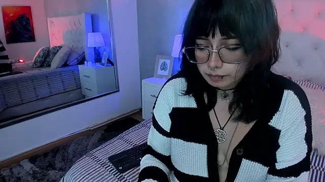 Ivi jones  online show from 04/09/26, 08:14