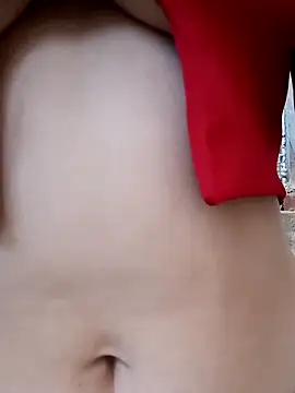 yuliitza4 online show from 04/14/26, 02:01