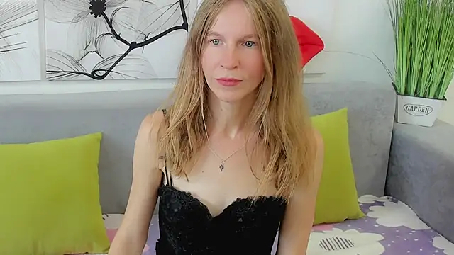 Mira XOo online show from 07/20/26, 01:57