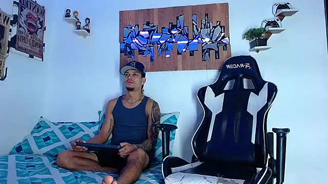 AdamsDvi online show from 04/19/26, 01:54