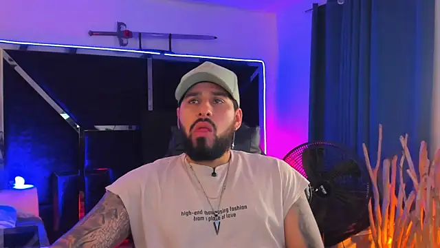 Snapshot of ostin-big21 chatting on 04/10/26, 02:00 ostin-big21 online show from 04/10/26, 02:00