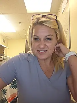 Snapshot of LadyB07 chatting on 07/15/26, 08:14 LadyB07 online show from 07/15/26, 08:14