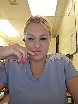 Snapshot of LadyB07 chatting on 07/22/26, 06:11 LadyB07 online show from 07/22/26, 06:11