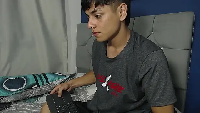 Logan Jhonson19 online show from 04/24/26, 03:31