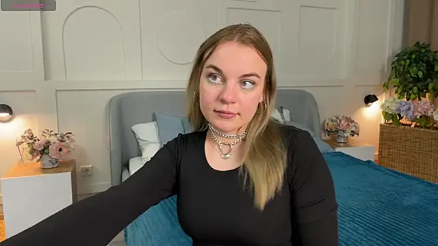 Glow Margo online show from 03/02/26, 01:08