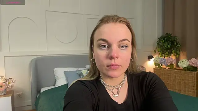 Glow Margo online show from 03/03/26, 01:34