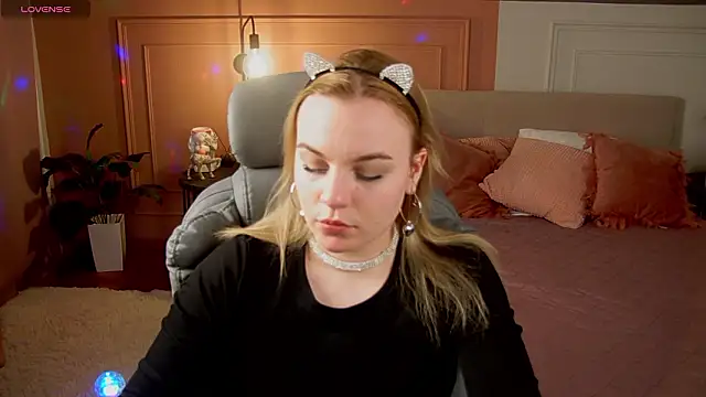 Glow Margo online show from 03/22/26, 01:09