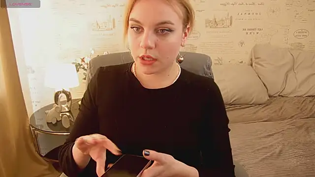 Glow Margo online show from 06/06/26, 01:00