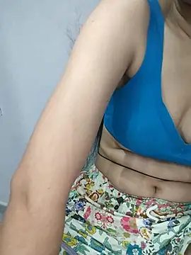 NeetuKumri online show from 04/19/26, 04:39