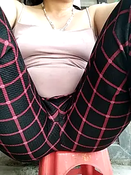 Lucie Fuzk online show from 04/07/26, 03:51