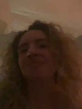 curlyirishgirl online show from 02/25/26, 10:08