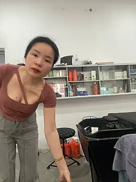 Ivy Trix2 online show from 04/18/26, 02:48