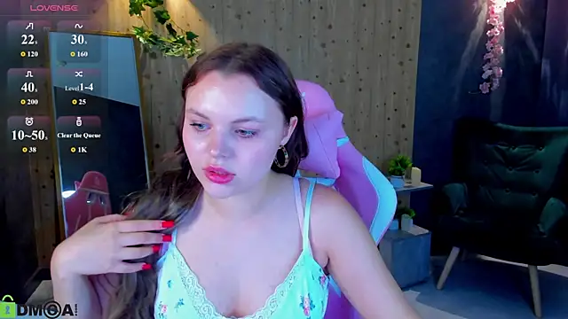 Snapshot of serinella_ chatting on 07/28/26, 10:54 serinella online show from 07/28/26, 10:54