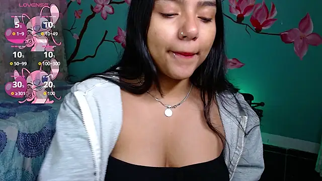 NoelleVireaux online show from 04/10/26, 10:42