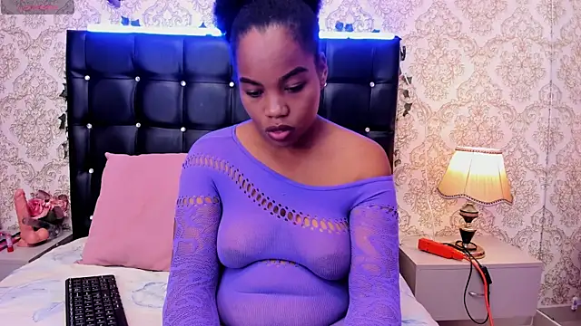 Sara Criss online show from 04/21/26, 02:01