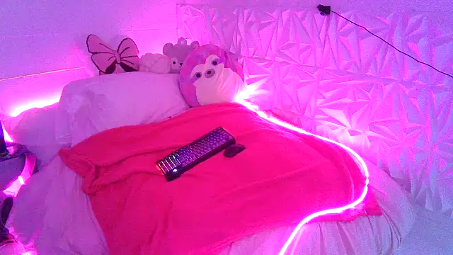 Moongirl117 online show from 02/28/26, 04:41