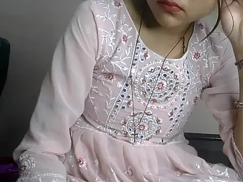 Aani 0 online show from 04/20/26, 04:37