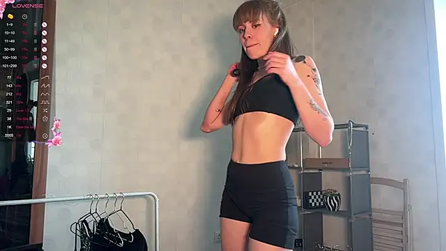 Snapshot of RosaMoore chatting on 03/09/26, 05:44 RosaMoore online show from 03/09/26, 05:44