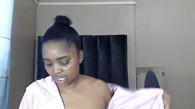 LexyDiana online show from 05/28/26, 06:10