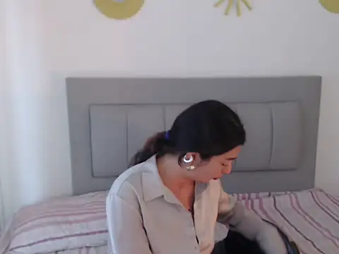 Julietaamado online show from 04/17/26, 04:10