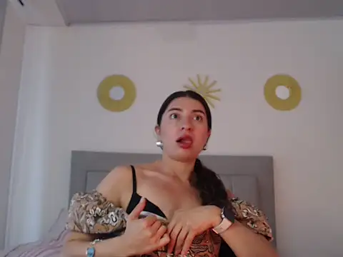 Julietaamado online show from 04/20/26, 05:26