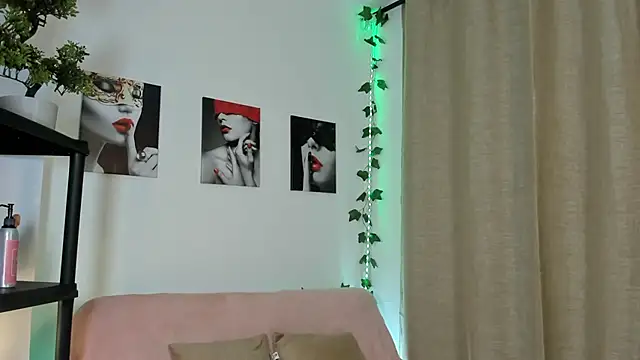 Rebeca Marchetti online show from 04/19/26, 09:17