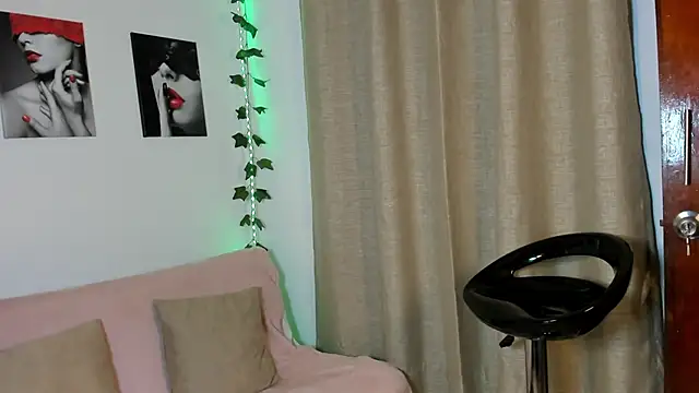 Rebeca Marchetti online show from 07/20/26, 08:44
