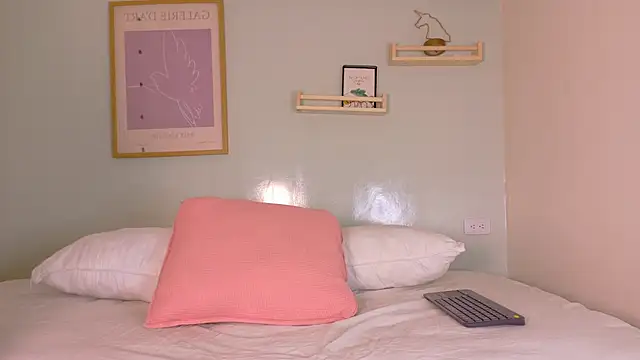 KylieAngel   online show from 04/19/26, 11:42