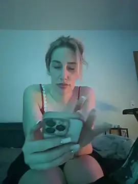 JuliaPrivat online show from 02/26/26, 09:58