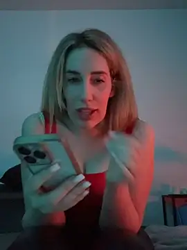 JuliaPrivat online show from 03/01/26, 10:56