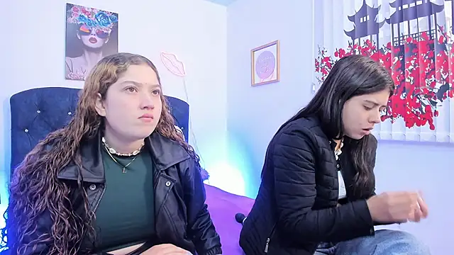 valeria and zoe online show from 04/08/26, 01:33