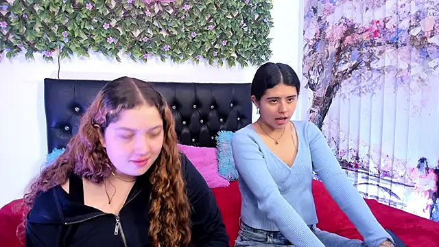 Snapshot of valeria_and_zoe chatting on 05/19/26, 02:12 valeria and zoe online show from 05/19/26, 02:12