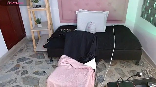 Brenda  222 online show from 03/03/26, 11:43