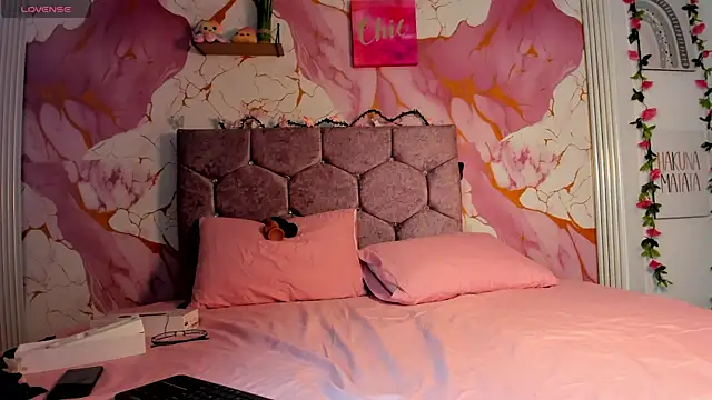 Miis Beella online show from 04/18/26, 01:48