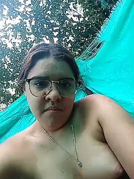 single kitten online show from 03/05/26, 12:23