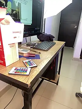 Naya Noir online show from 03/06/26, 11:39