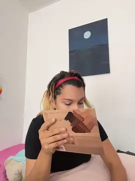 aurora bela online show from 03/26/26, 06:13