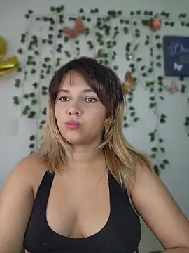 aurora bela online show from 04/21/26, 09:28