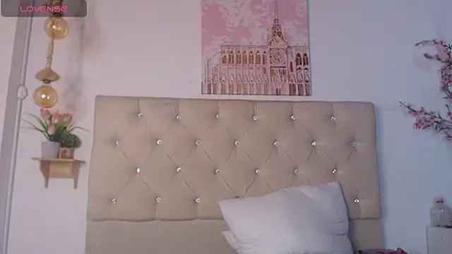 Snapshot of Rommen_N_Zoe chatting on 06/12/26, 09:46 Rommen N Zoe online show from 06/12/26, 09:46