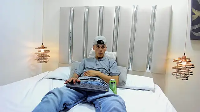 Ethan Wolfe online show from 02/27/26, 06:02