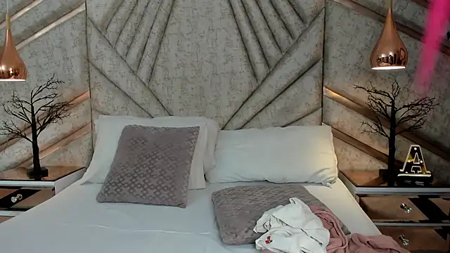 EmeelyMuller online show from 04/12/26, 03:33