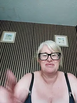 FlirtyFleur-x online show from 05/30/26, 01:08