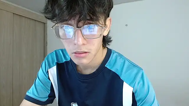Snapshot of noah_millerx chatting on 06/16/26, 10:12 noah millerx online show from 06/16/26, 10:12