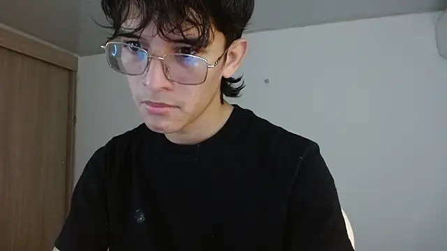 Snapshot of noah_millerx chatting on 06/21/26, 09:28 noah millerx online show from 06/21/26, 09:28