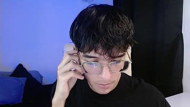 Snapshot of noah_millerx chatting on 07/13/26, 09:50 noah millerx online show from 07/13/26, 09:50