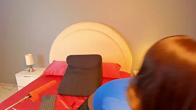 zoepinkett online show from 04/24/26, 04:04