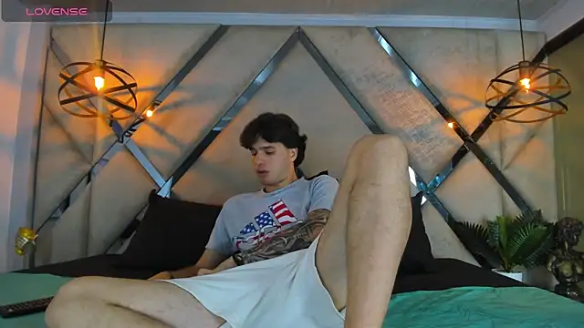 EXCLUSIVE8 online show from 03/08/26, 04:16