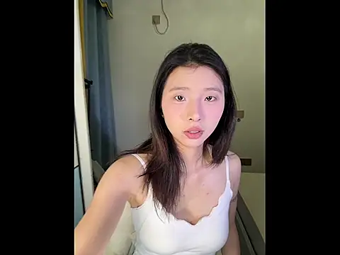 Y--F--LOVE online show from 04/25/26, 01:41